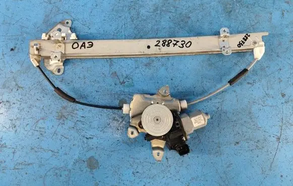 Nissan Leaf I (ZE0) Windshield/front glass wiper blade 807213NA0A