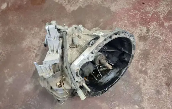 Renault Megane II Manual 5 speed gearbox 7701717781 A298034