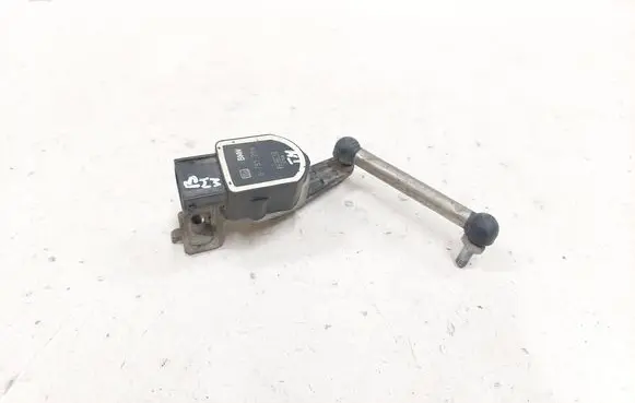 Headlight/headlamp level sensor