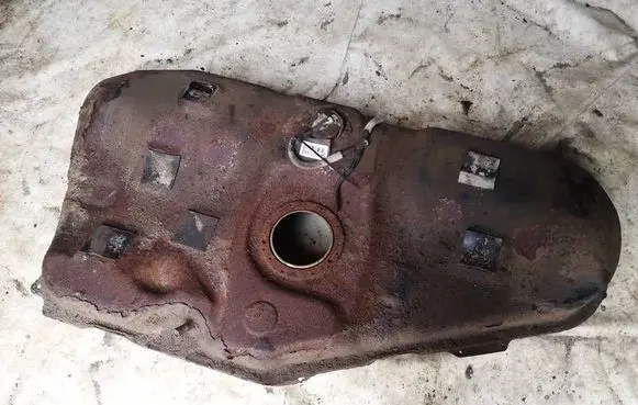 Toyota Corolla Verso E121 Fuel tank 
