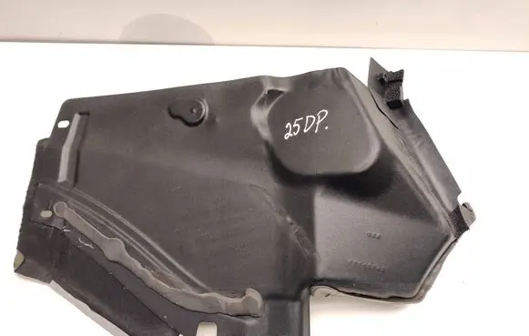 Dodge Durango III Heat shield in engine bay 