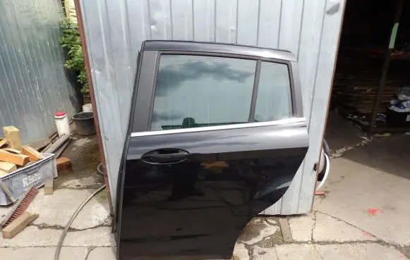 Ford B-MAX Rear door
