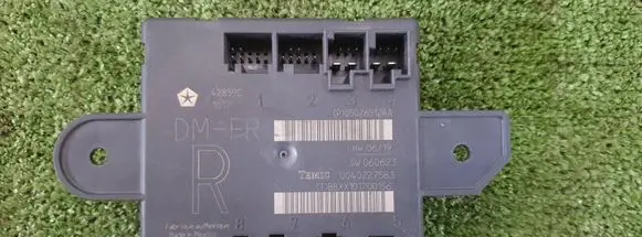 Dodge Nitro Door control unit/module 05026512AA