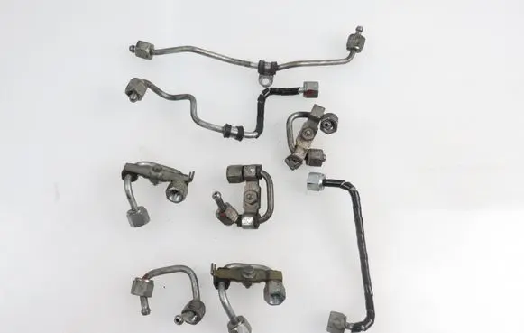 Citroen C6 Fuel injector supply line/pipe 