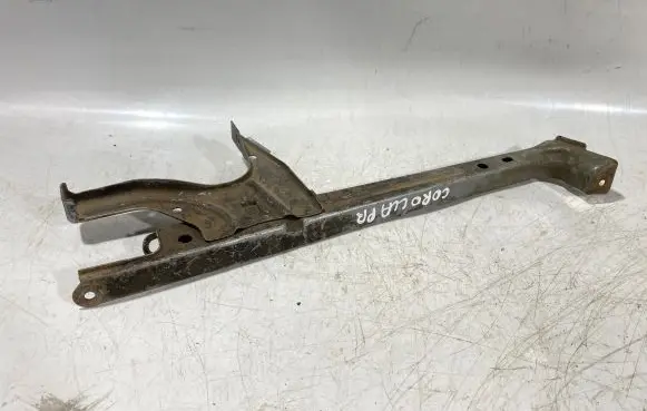 Top upper radiator support slam panel