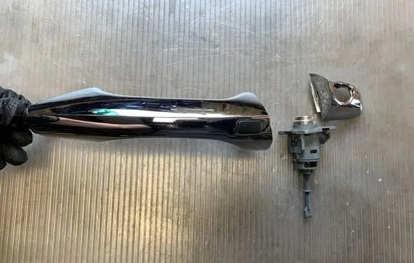 Hyundai Santa Fe Front door exterior handle 