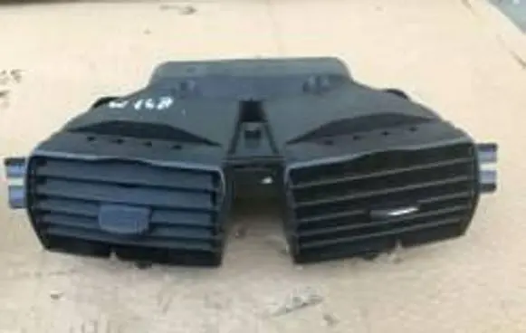 Mercedes-Benz A W168 Dash center air vent grill 1688300054