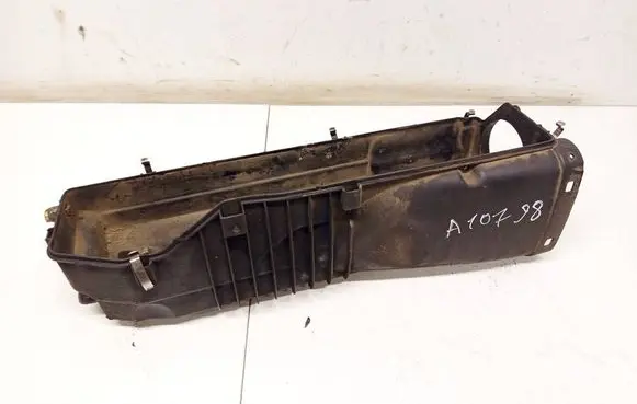 Mercedes-Benz E W211 Air filter box A6460902101