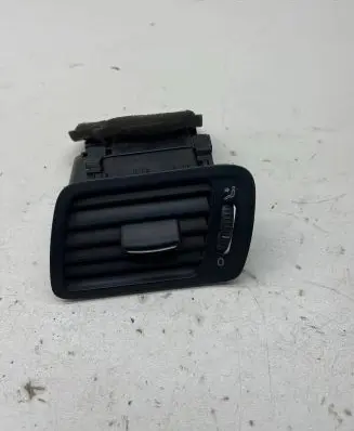 Volkswagen PASSAT B6 Dashboard side air vent grill/cover trim 3C1819701E