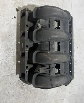 Mercedes-Benz Vito Viano W638 Intake manifold 6110900637 S3583