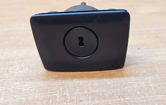 Volvo XC90 Glove box handle 