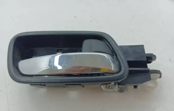 Honda CR-V Rear door interior handle