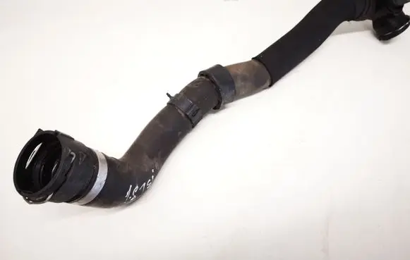 Skoda Octavia Mk2 (1Z) Engine coolant pipe/hose 1K0122051FE 1K0122291CE