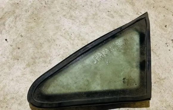 Volkswagen Sharan Front triangle window/glass 