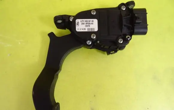 Ford Fiesta Accelerator throttle pedal 6PV008567-00