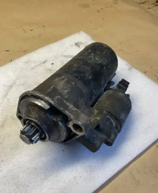 Volkswagen Golf IV Starter motor