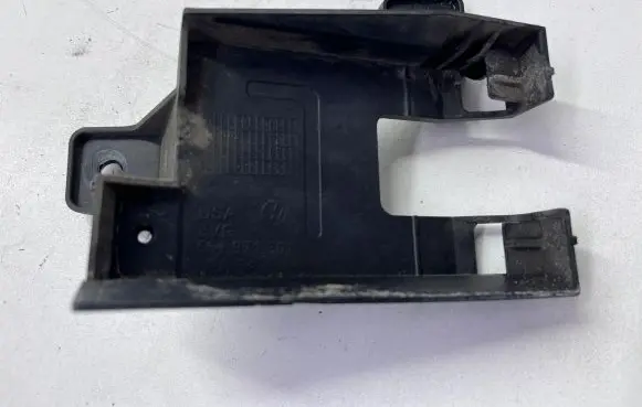Volkswagen PASSAT B8 USA Blind spot radar bracket 561971301
