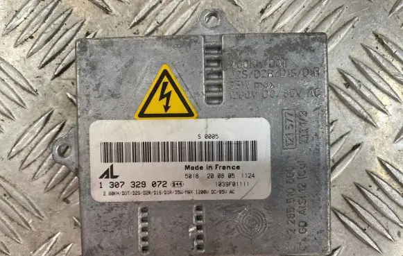 Mercedes-Benz E W211 Xenon control unit/module 1307329072 1039F01111