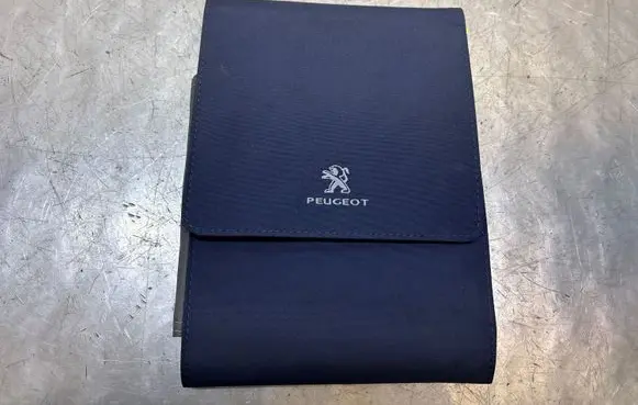Peugeot 508 Owners service history hand book