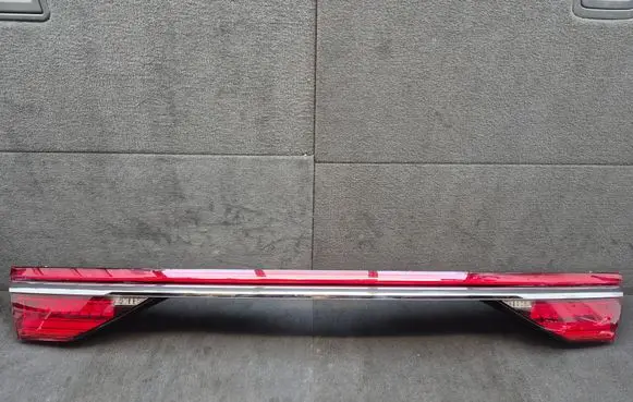 Audi A8 S8 D5 Tailgate rear/tail lights 4N0945095F