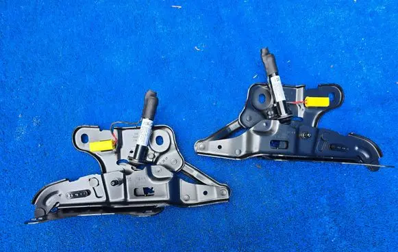 BMW X3 G45 Engine bonnet/hood hinges 5A7A514 5A7A513