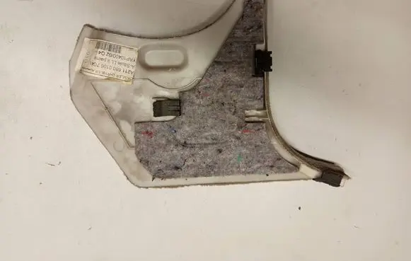 Mercedes-Benz E W211 Foot area side trim A2116800106 YAP10400