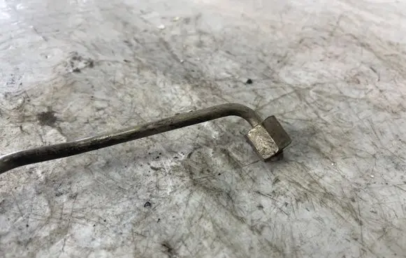 Fuel injector supply line/pipe