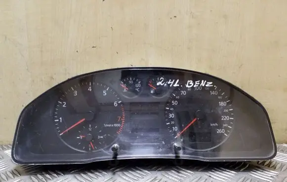 Audi A4 S4 B5 8D Speedometer (instrument cluster) 8D0919861C