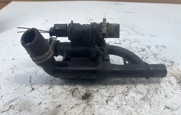 Renault Clio IV Thermostat/thermostat housing 9670253780 042651