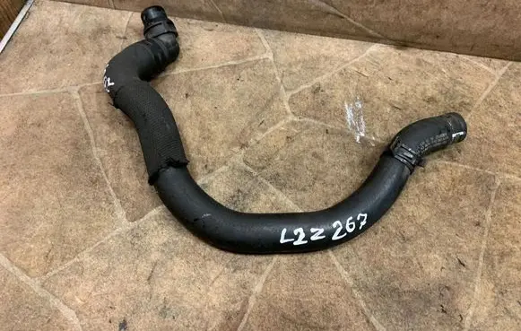 Mercedes-Benz C W204 Engine coolant pipe/hose A2048305596
