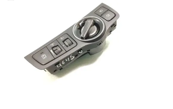 Hyundai i40 Light switch 93300-3Z970
