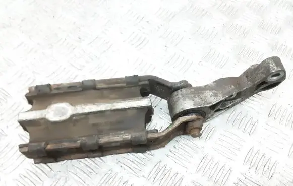 Volvo XC60 Engine mount bracket 31262935