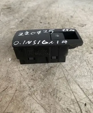 Opel Insignia A Electric window control switch 13222231