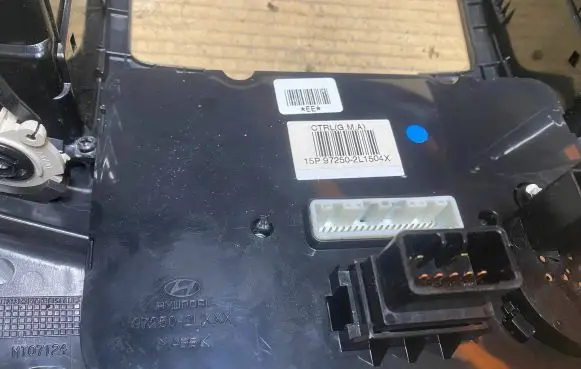 Hyundai i30 Climate control unit 972502L1504X 847452R000 15P972502L1504X
