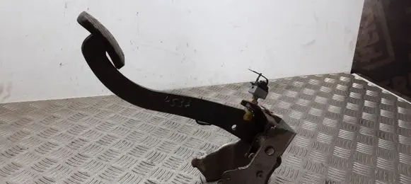 Hyundai Santa Fe Brake pedal 