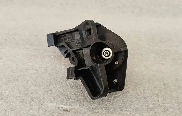 Audi A6 S6 C6 4F Engine bonnet (hood) release handle 4F1823633B