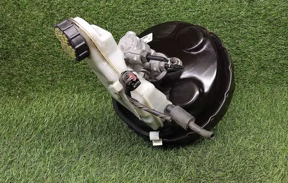 Ford Focus Brake booster EV612B195RB 26775713134