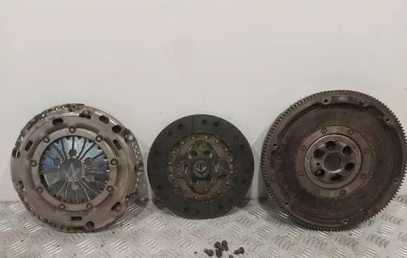 Volkswagen Golf V Clutch set kit 03G141025G