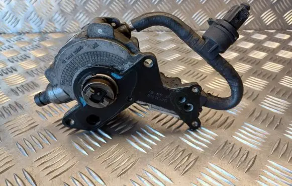 Skoda Octavia Mk2 (1Z) Fuel injection high pressure pump 038145209E