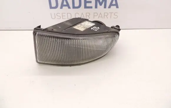 Toyota Avensis T220 Front fog light 8122005040 D162