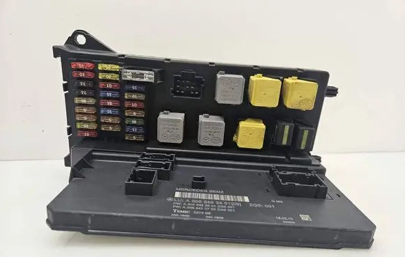 Mercedes-Benz Sprinter W906 Comfort/convenience module A9065453401 A9064420700 A9065453801