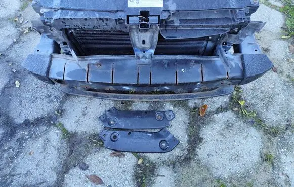 Volkswagen Jetta VI Radiator support slam panel Pasprzednijettavi