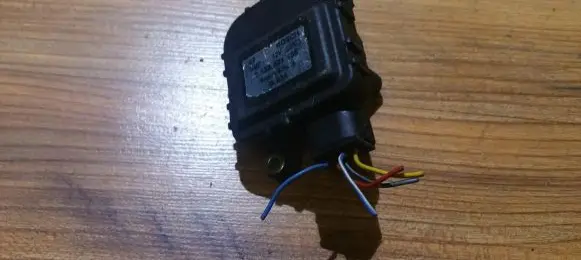 Alfa Romeo 166 Air flap motor/actuator 0132801105 b838