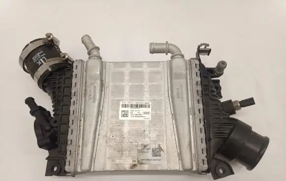Volkswagen Touareg III Intercooler radiator 059145803AA