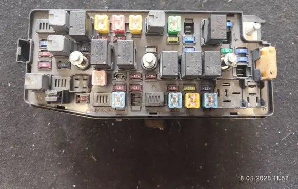 Opel Antara Fuse box set 95202894 2894U 0117