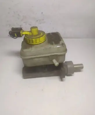 Volkswagen Golf IV Master brake cylinder 21027099