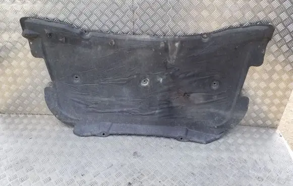 Engine bonnet/hood sound/heat insulation