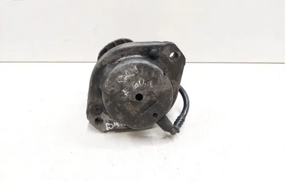BMW 5 E60 E61 Engine mount bracket 676109201 586312C 150346
