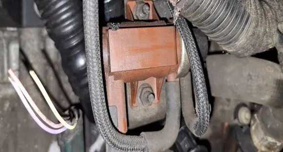 Peugeot 307 Turbo solenoid valve 9652570180