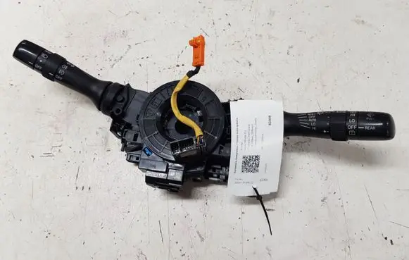 Toyota Auris 150 Wiper turn signal indicator stalk/switch 8924502040 02080 17F144